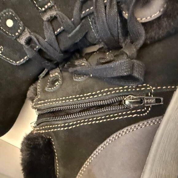 Earth Origins Leather & faux sherpa lace up waterproof black boots - Picture 4 of 4